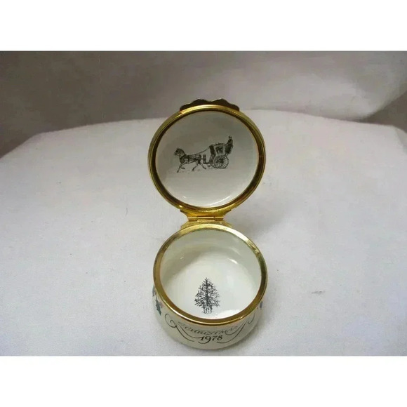 Enamel Box, Halcyon Days, Christmas 1978 Snuff Pill  Jewelry box, Trinket box - Picture 5 of 7